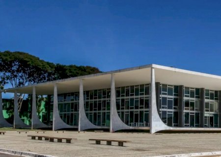 STF derruba lei que criou Programa Escola Sem Partido no Paraná