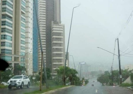 Chuva volta a atingir Campo Grande na tarde de sábado de Carnaval