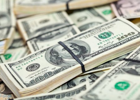 Dólar fecha a R$ 5,17, menor valor desde maio de 2024, e Ibovespa bate recorde após derrubada do tarifaço