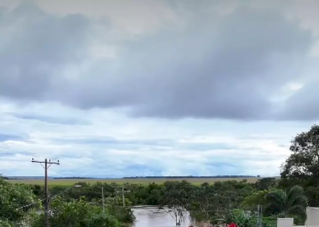 S&atilde;o Gabriel do Oeste tem alagamentos com chuva de 93 mm em 12h