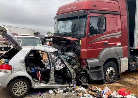 Seis pessoas da mesma família morrem em acidente na BR-251 em MG>