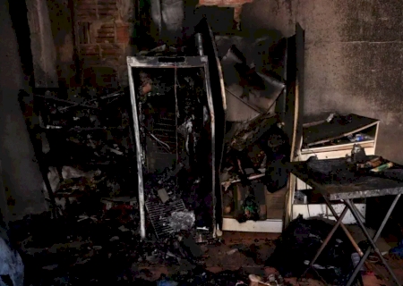 Por causa de um \'não\', homem queimou tudo que professora tinha