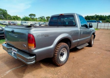 Novo leilão do Detran tem caminhonete a partir de R$ 31,4 mil e moto