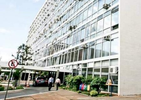 De m&eacute;dicos a psic&oacute;logos, governo autoriza 172 convoca&ccedil;&otilde;es do Enem dos Concursos>