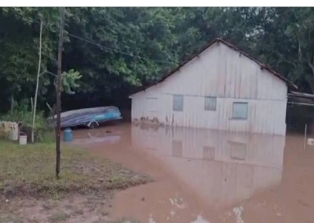 Temporal deixa mais de 200 casas destelhadas e famílias desabrigadas em Deodápolis>