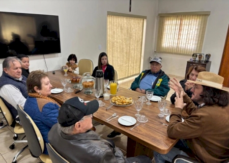 Café com pioneiros ressalta história da Festa do Sereno em Batayporã>