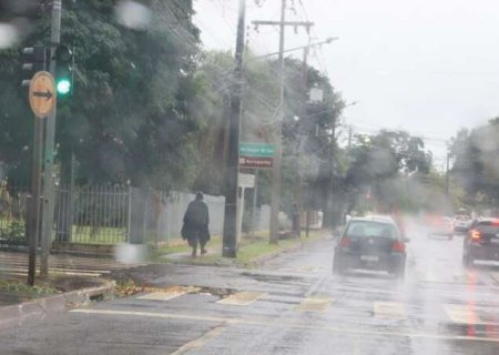 Campo Grande acumula at&eacute; 68 mm de chuva e segue sob alerta de temporal>