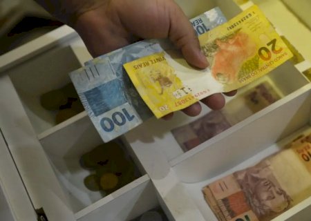 Caixa paga Bolsa Família a beneficiários com NIS de final 8>