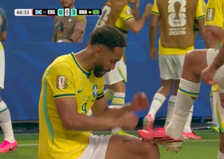 Brasil vence Esc&oacute;cia, avan&ccedil;a em 1&ordm; e aguarda rival na Copa>