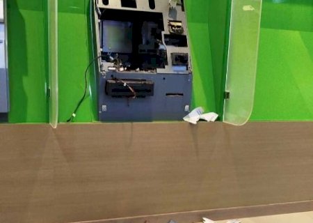 Tentativa de furto destr&oacute;i caixa eletr&ocirc;nico de ag&ecirc;ncia na Zahran>