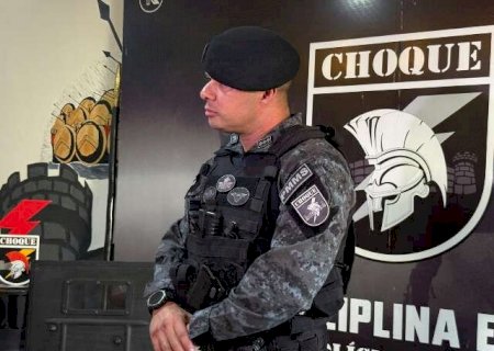 Se fizer men&ccedil;&atilde;o de atirar, o policial vai reagir, diz PM