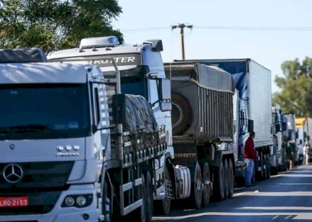 Senado aprova novas regras para frete e perd&atilde;o de multas de 2022>