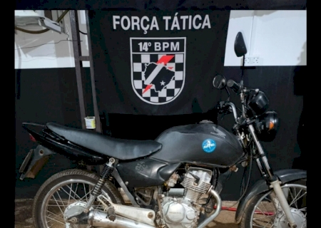 Força Tática recupera moto furtada em Jateí e prende acusados por furto, recepção e tráfico de drogas em Glória de Dourados>