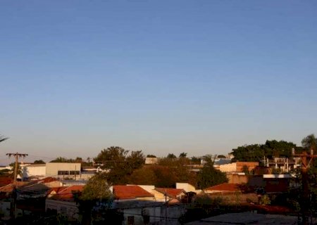 Sábado será de calor intenso e alerta de vendaval em Mato Grosso do Sul