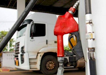 Diesel sobe 2,3% na semana e litro chega a custar R$ 7,13>
