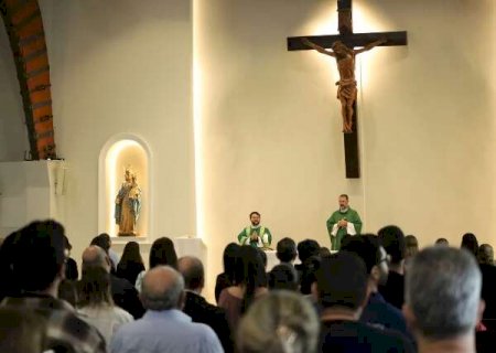 Missa por pai e filhas mortos na BR-163 vira reflexão sobre a brevidade da vida>