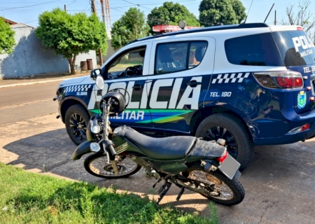 PM de Deodápolis recupera moto furtada em Glória de Dourados e prende suspeita