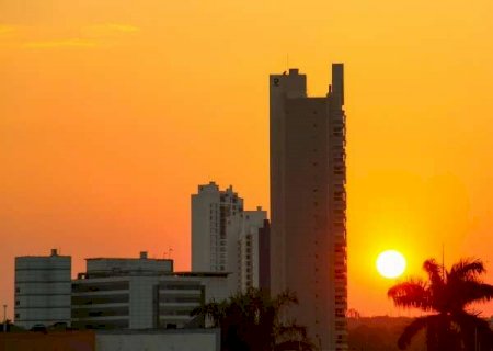 MS enfrenta segunda-feira de até 41°C antes da chegada de chuva forte>