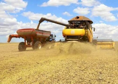 Do “agro é pop” à dívida bilionária, campo enfrenta tempestade perfeita>