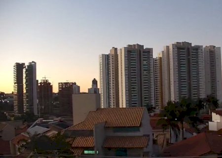 MS ter&aacute; calor de at&eacute; 40&deg;C nesta quinta-feira e baixa umidade acende alerta>