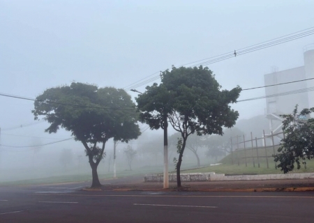 Dourados e Maracaju amanhecem sob denso nevoeiro e frio>