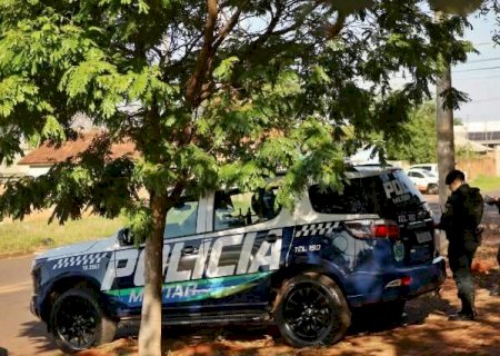 Ladrões invadem casa de coronel da PM e fogem com arma, relógios e joia