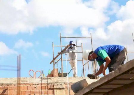 Constru&ccedil;&atilde;o civil cria vagas, mas empresas t&ecirc;m dificuldade para contratar em MS>