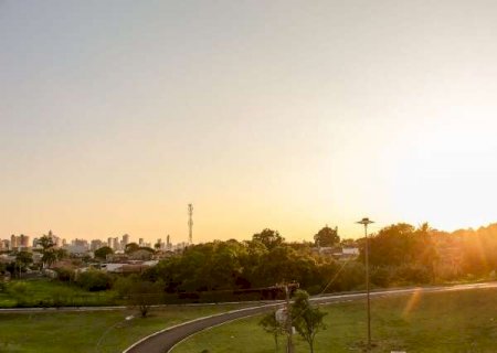 Calorão de 44°C antecede tempestades com granizo em MS