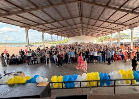 Caarapó anuncia abono natalino de R$ 250 para todos os servidores municipais>